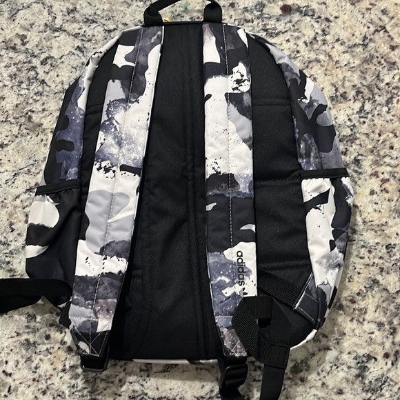 Adidas Trefoil Backpack 2.0 NWT - Picture 3 of 3